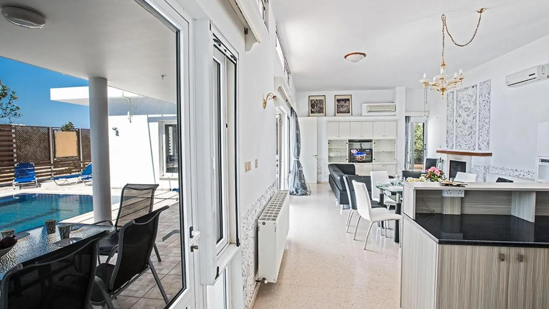 Villa Mavris - Lovely 4 Bedroom Villa With Private Pool In Central أيا نابا 0*,  قبرص