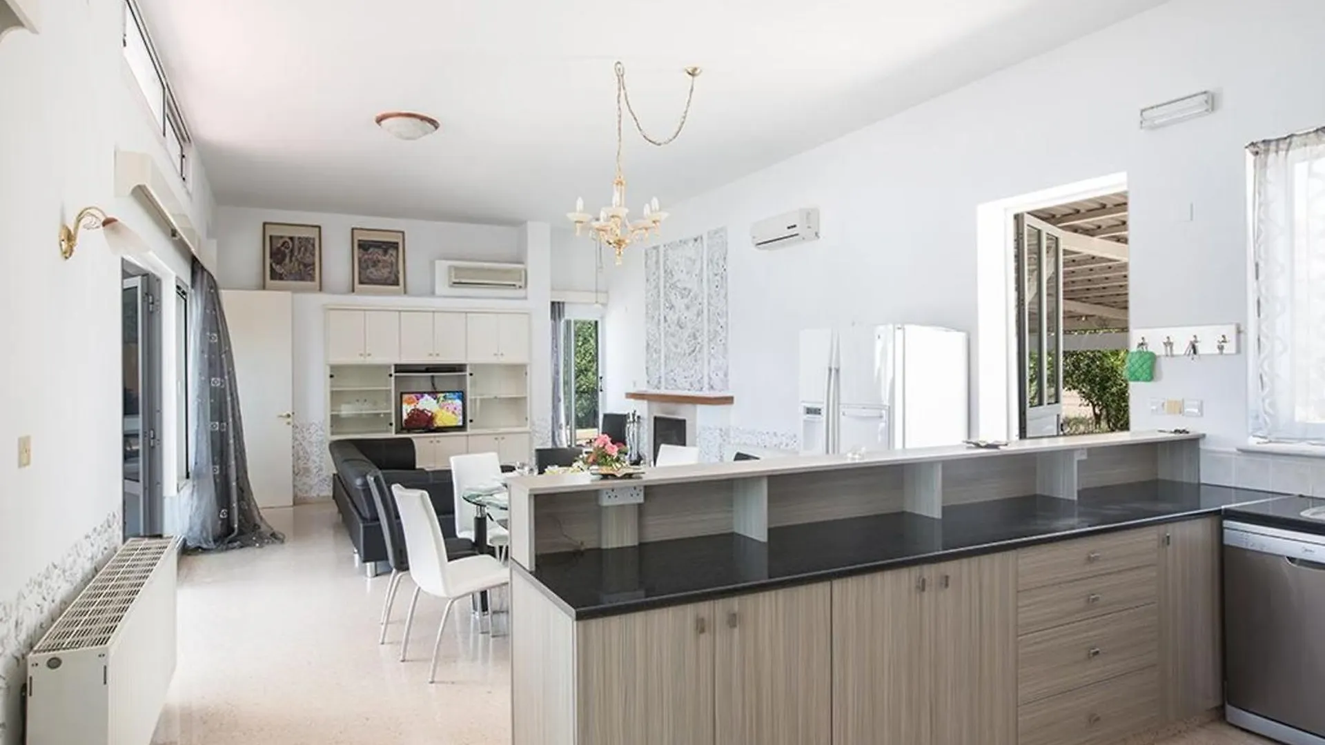 Villa Mavris - Lovely 4 Bedroom Villa With Private Pool In Central أيا نابا قبرص