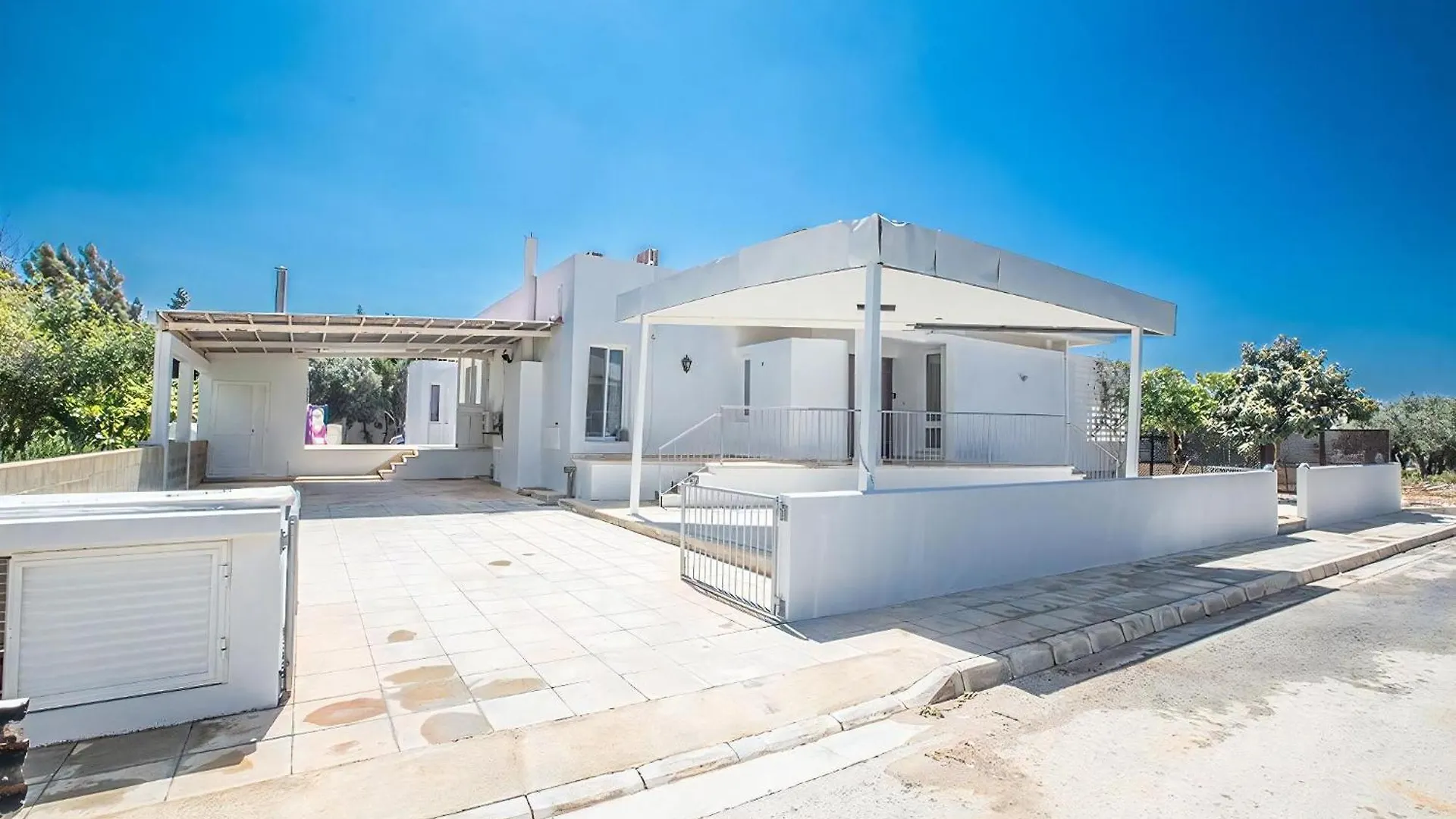 Villa Mavris - Lovely 4 Bedroom Villa With Private Pool In Central Ayia Napa