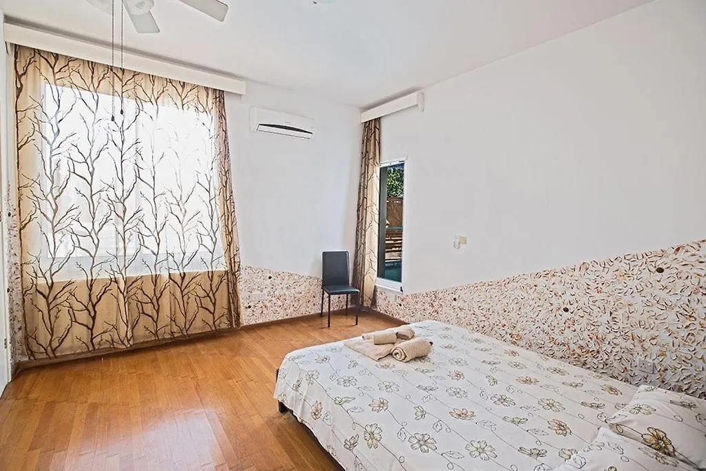 Villa Peyton Aq Ch  Ayia Napa